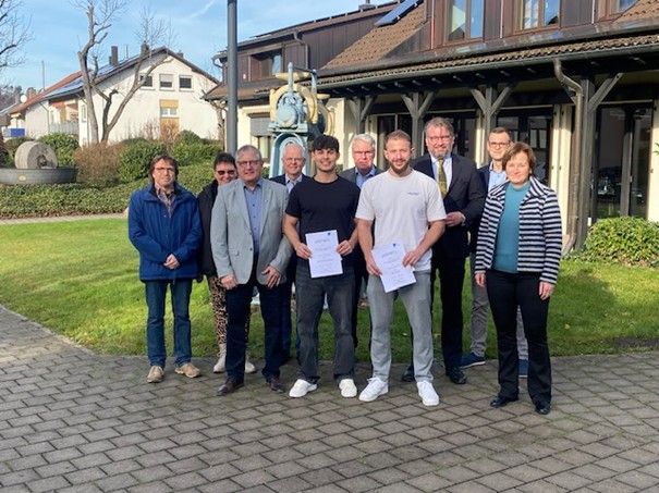 Foto: Teilnehmerinnen und Teilnehmer der AZB-Mitgliederversammlung